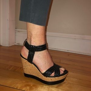 Size 6 Studio Paola wedge heels